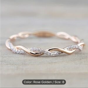 Elegant Rose Gold Twisted Band